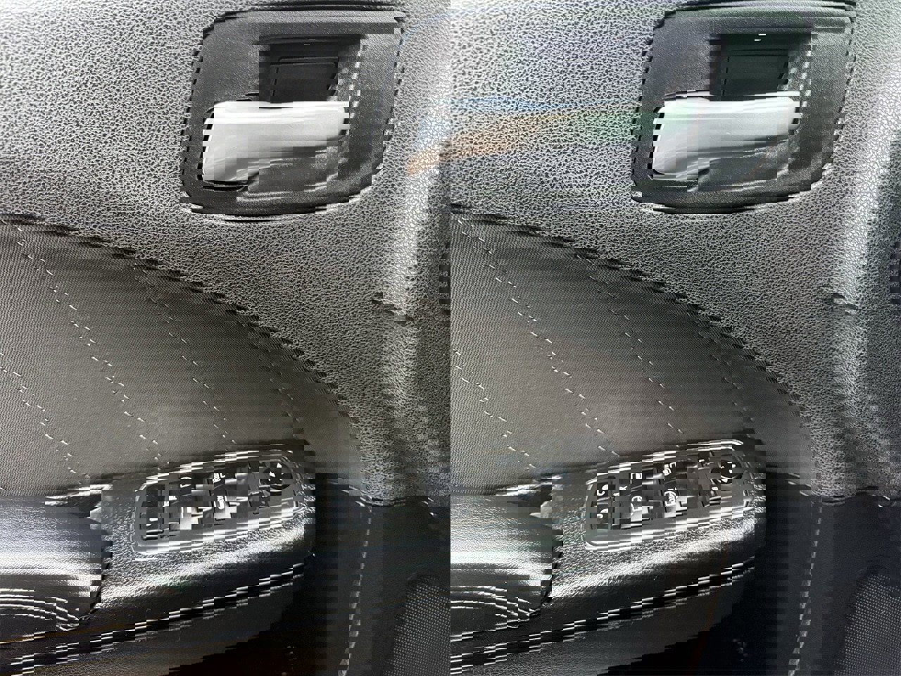 Used 2021 Dodge Charger SXT w/ Blacktop Package image 24