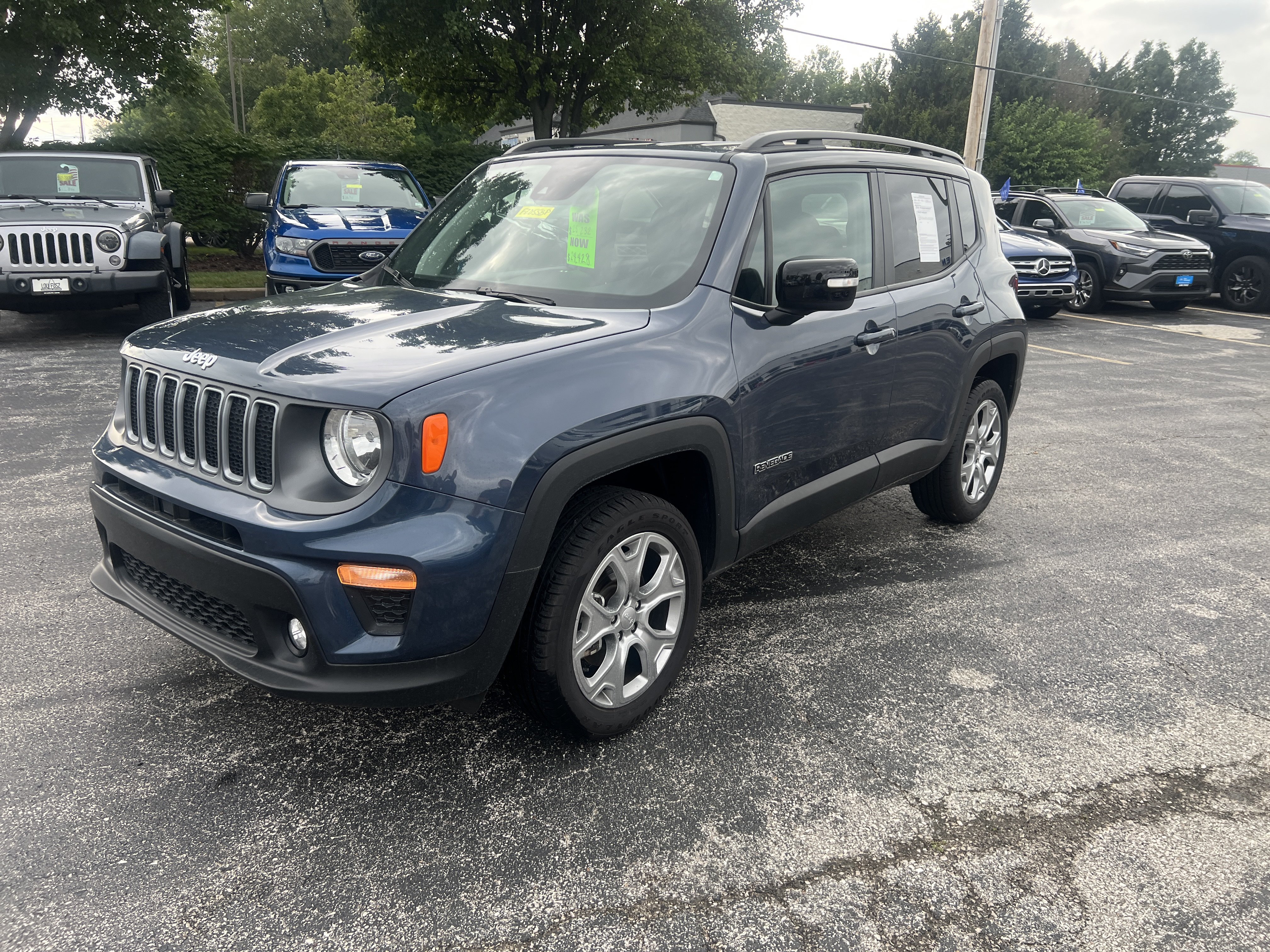 Used 2023 Jeep Renegade Limited AWD/4WD image 4