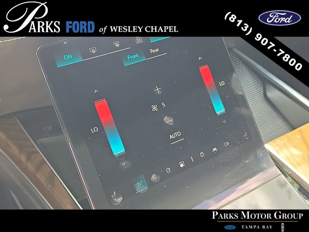 Used 2025 Cadillac Escalade ESV Sport Platinum w/ LPO, ONYX Package image 29