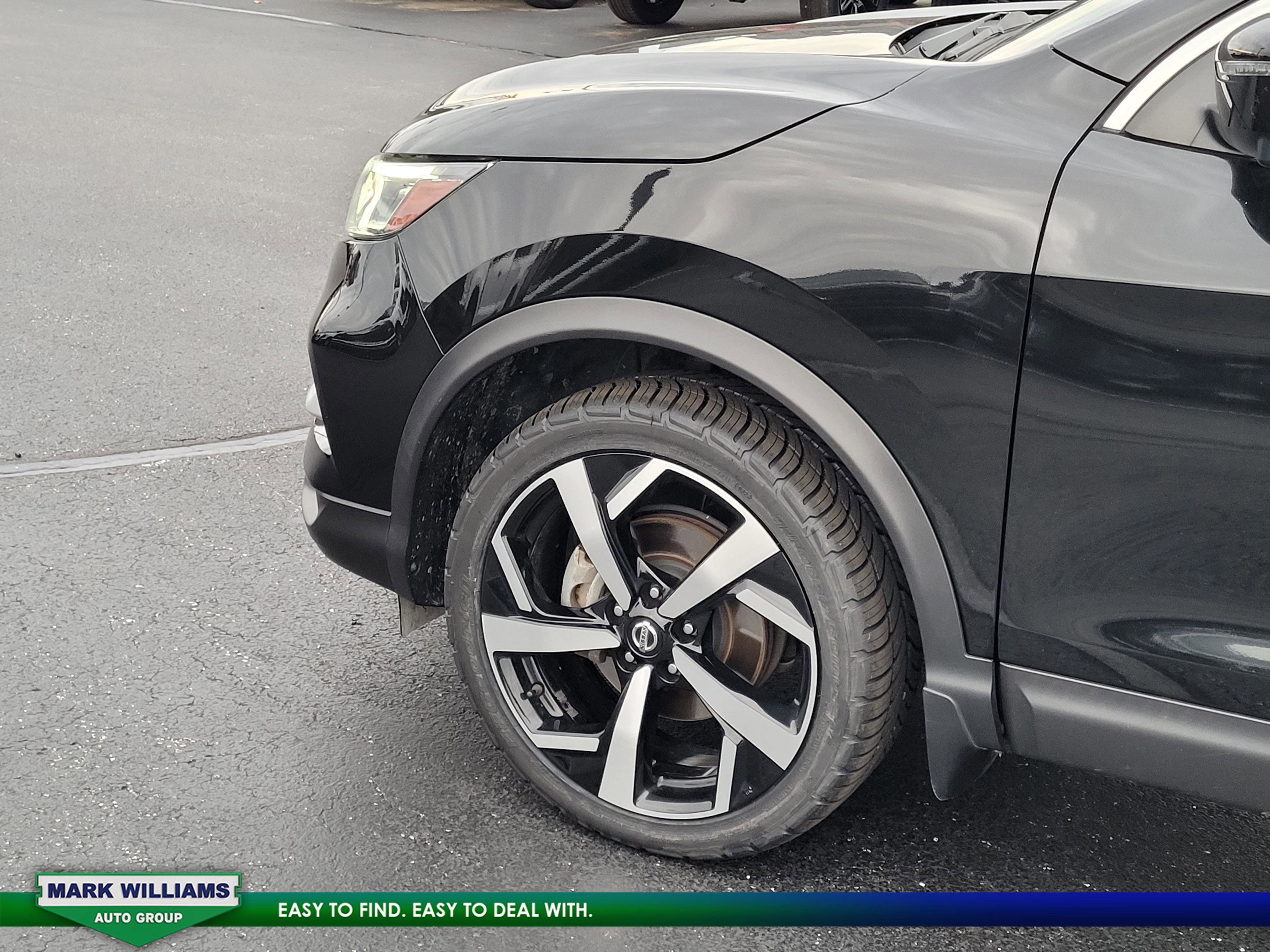 Used 2022 Nissan Rogue Sport SL w/ Premium Package image 11