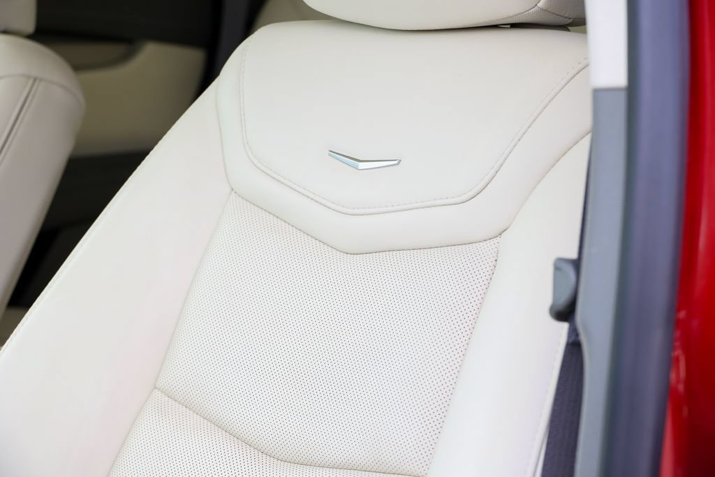 Used 2021 Cadillac XT5 Premium Luxury w/ LPO, Floor Liner Package AWD/4WD image 37
