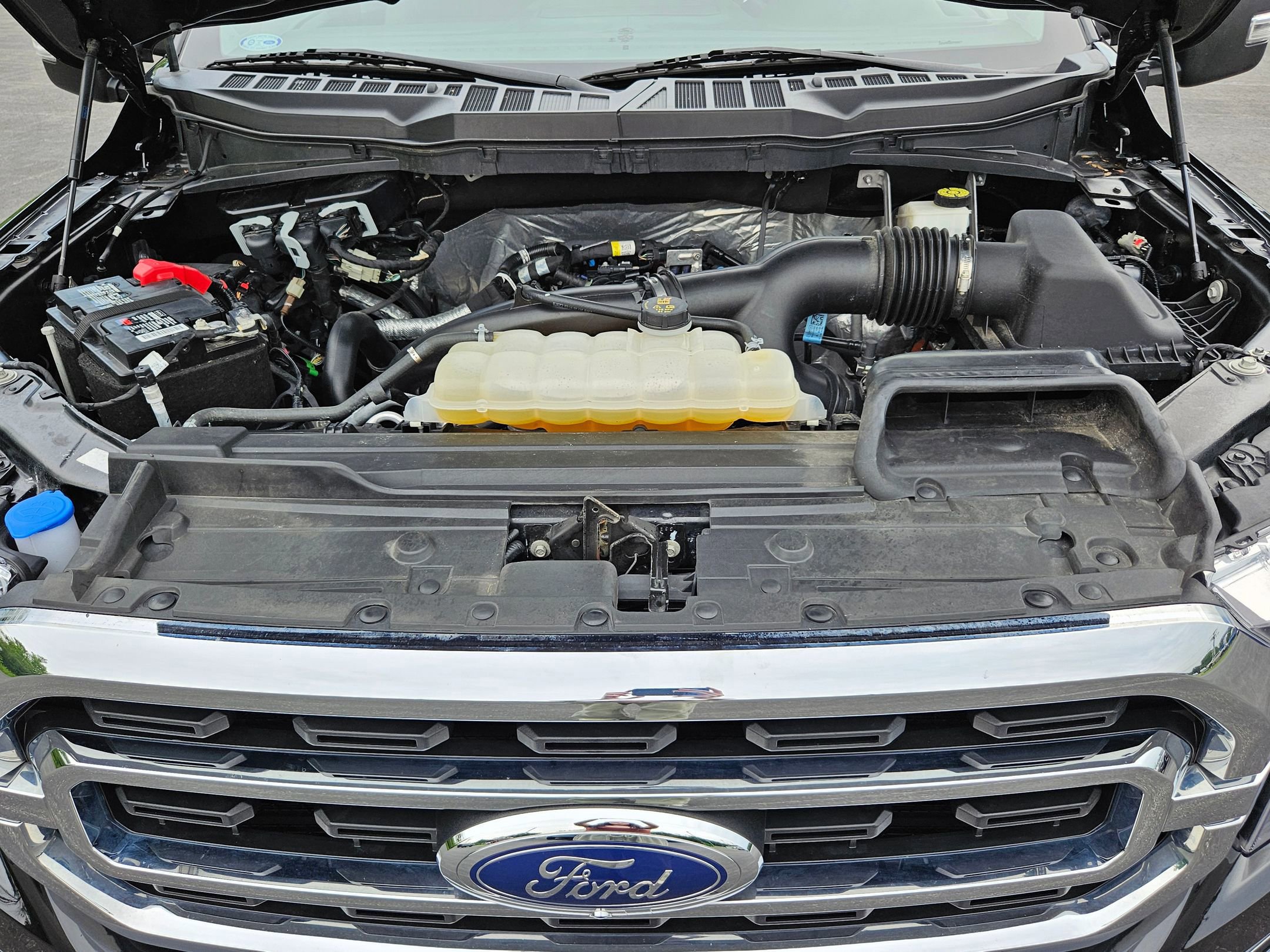 Certified 2022 Ford F150 XLT w/ Equipment Group 302A High image 22