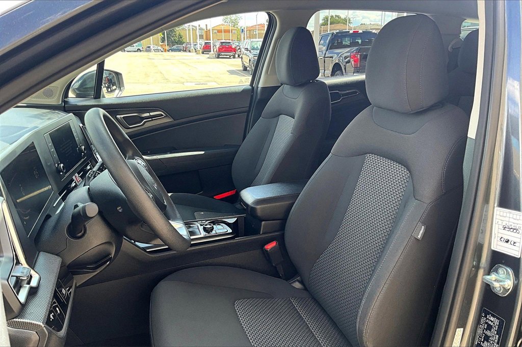 Used 2024 Kia Sportage LX image 23