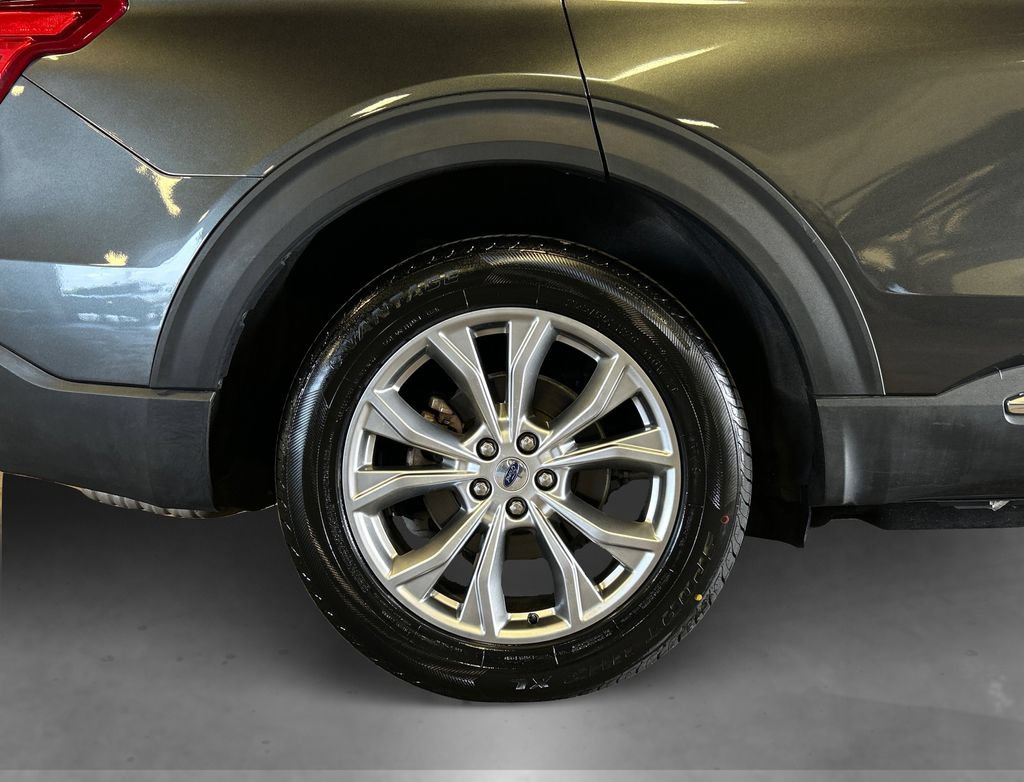 Certified 2020 Ford Explorer XLT w/ Equipment Group 202A AWD/4WD image 21