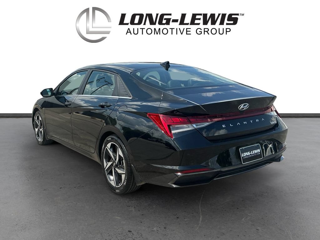 Used 2023 Hyundai Elantra Limited FWD image 4