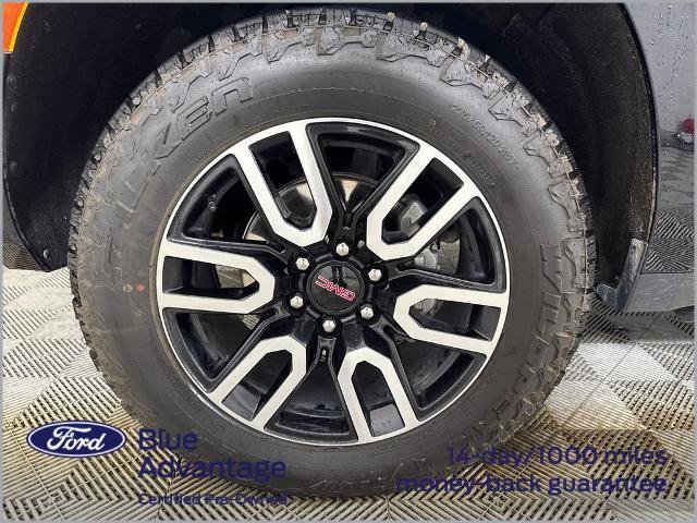 Used 2024 GMC Yukon XL AT4 w/ Technology Package AWD/4WD image 14