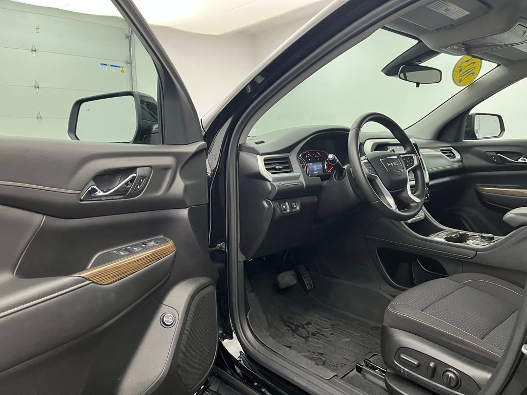Used 2023 GMC Acadia SLE w/ Driver Convenience Package image 17