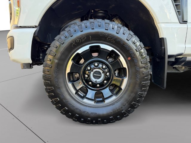 Certified 2025 Ford F350 Platinum w/ Tremor Off-Road Package AWD/4WD image 9