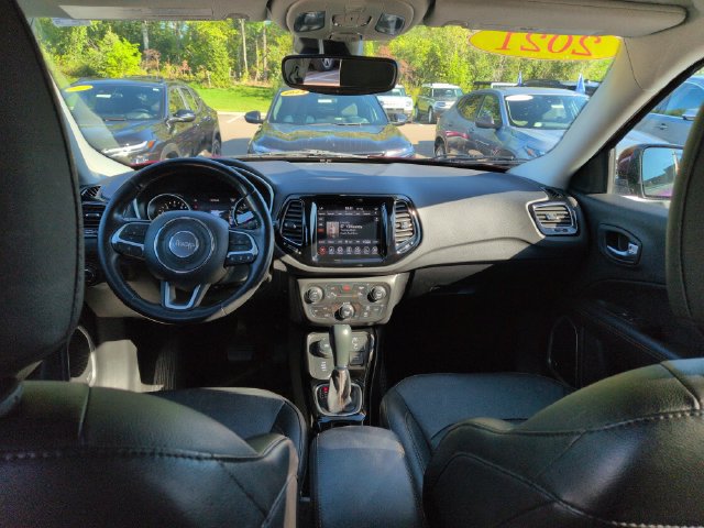 Used 2021 Jeep Compass Limited w/ Sun and Sound Group AWD/4WD image 23