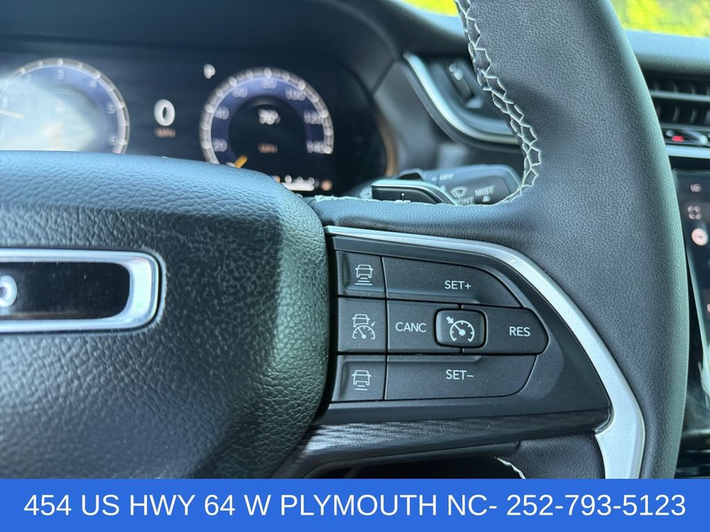 Used 2024 Jeep Grand Cherokee L Laredo AWD/4WD image 23