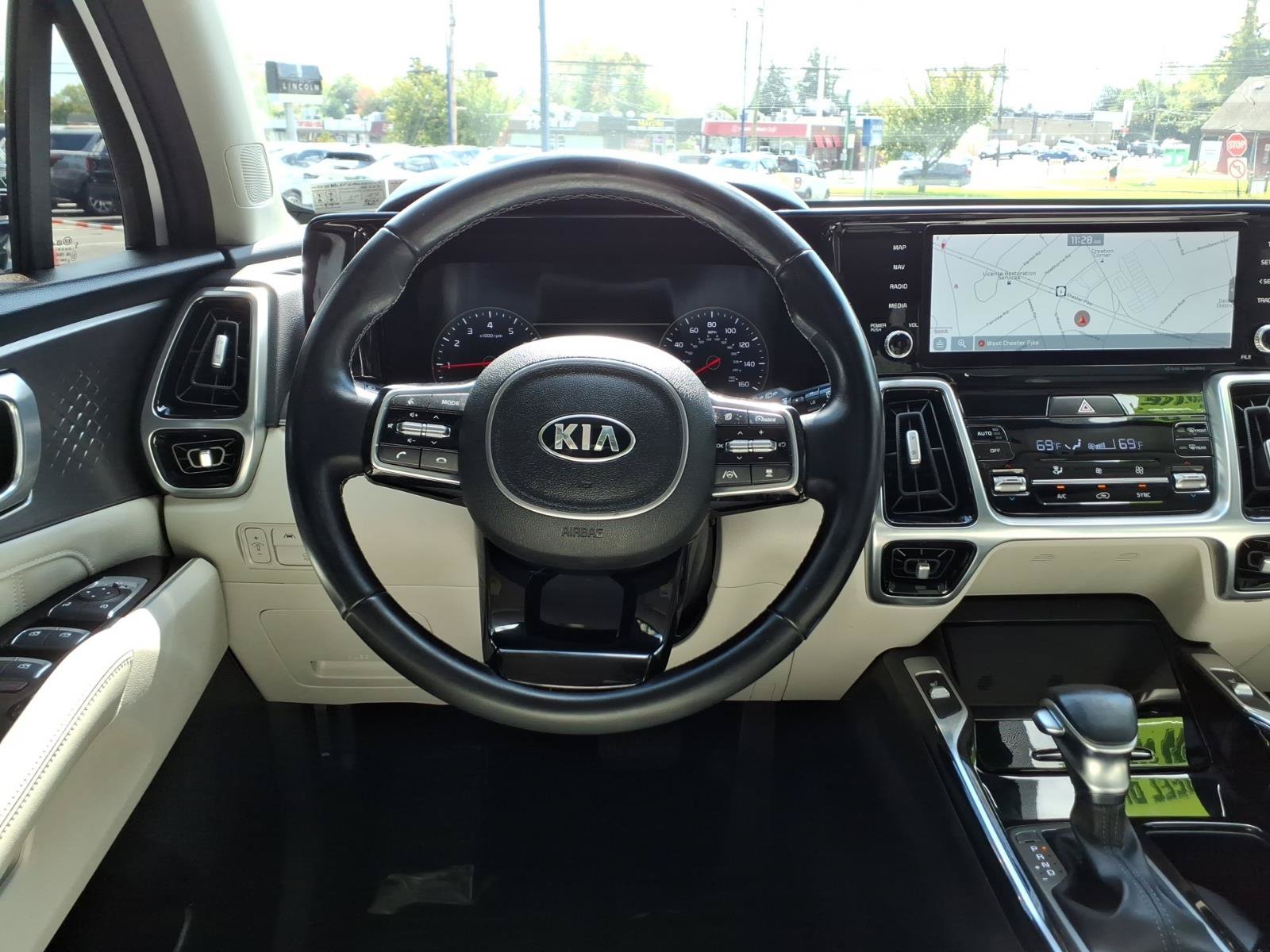 Used 2021 Kia Sorento AWD image 13