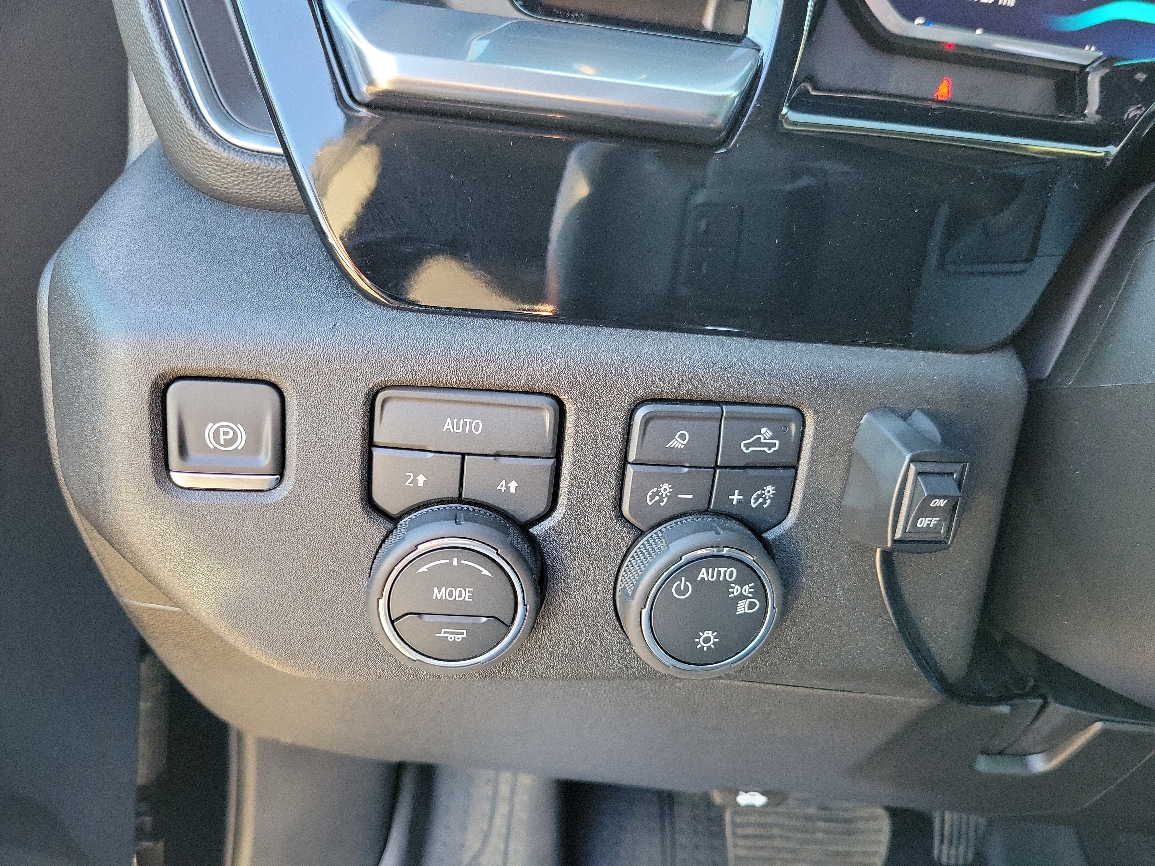 Used 2026 Chevrolet Silverado 1500 LT w/ All Star Edition Plus AWD/4WD image 17