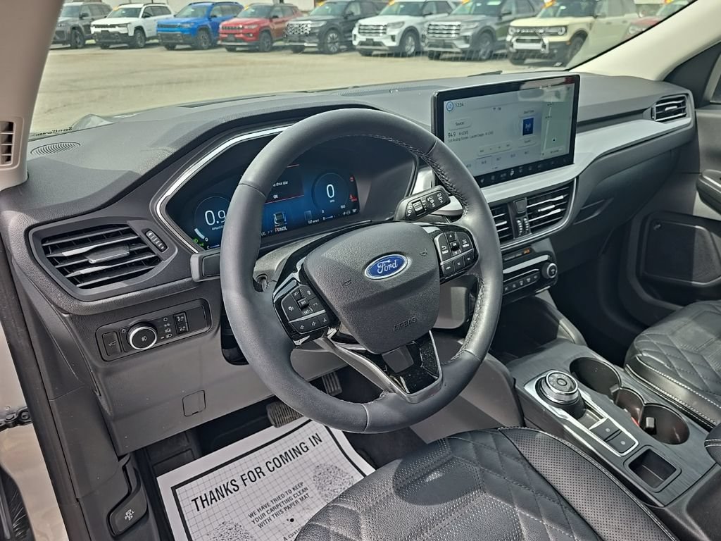 Certified 2023 Ford Escape Platinum w/ Premium Technology Package AWD/4WD image 17