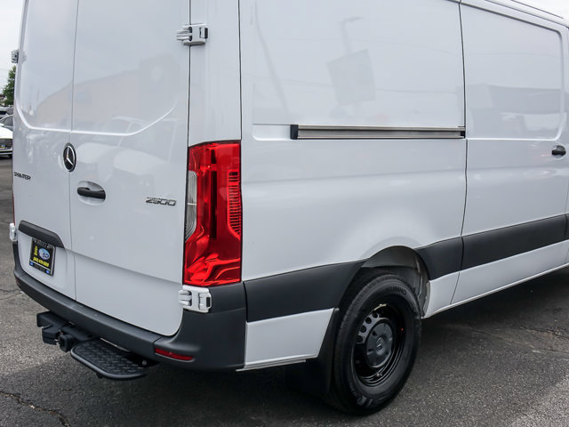 Used 2025 Mercedes-Benz Sprinter 2500 image 8