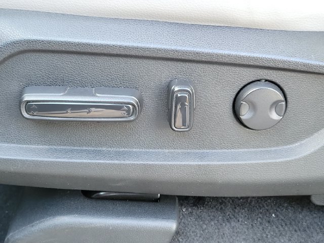 Used 2024 Honda Pilot Touring image 7