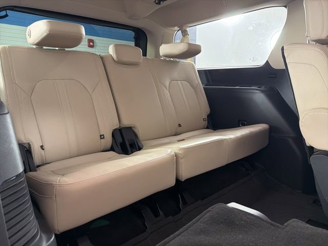 Certified 2023 Ford Expedition Max Platinum RWD image 19