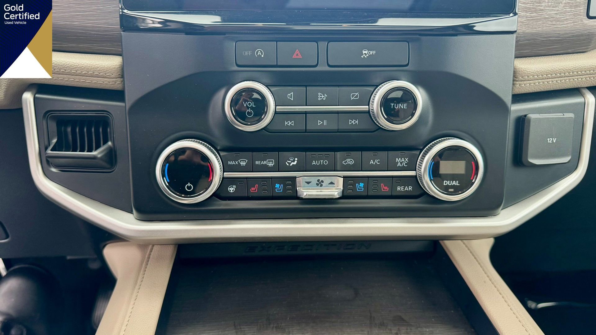 Certified 2024 Ford Expedition Limited image 30