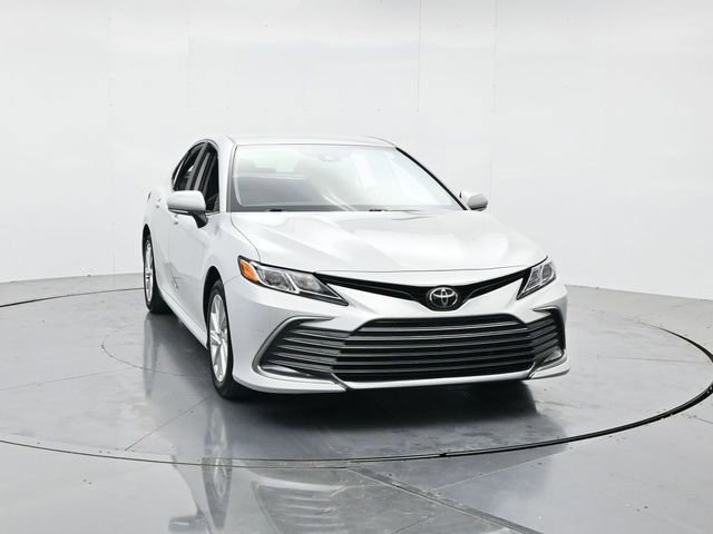 Used 2024 Toyota Camry LE w/ Convenience Package image 4