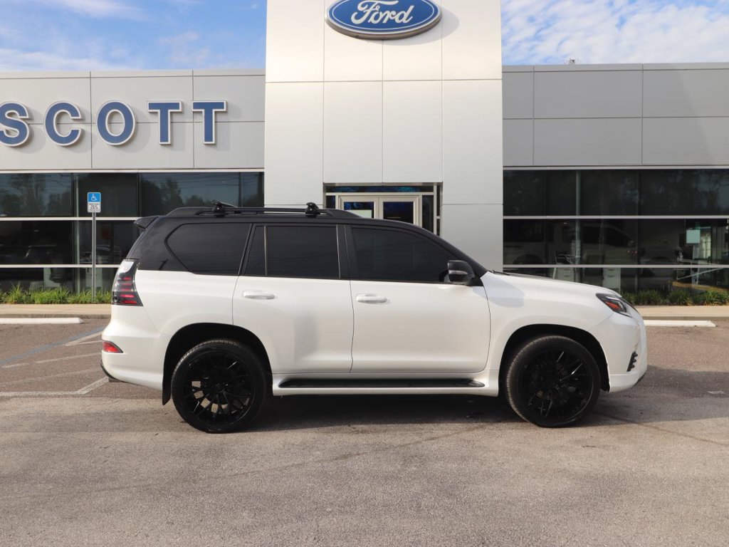 Used 2023 Lexus GX 460 w/ Black Line Special Edition AWD/4WD image 17