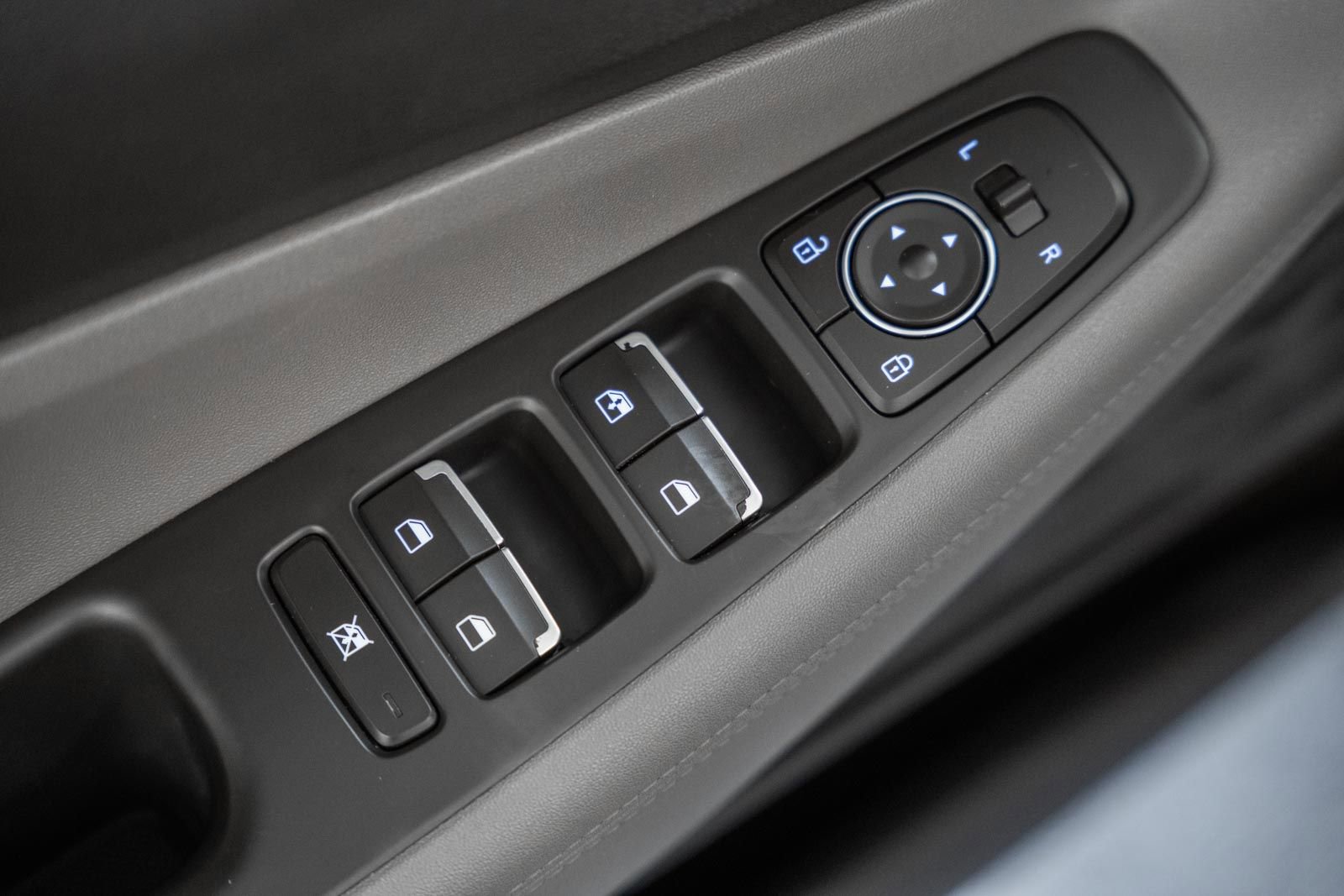 Used 2020 Hyundai Santa Fe SE image 40