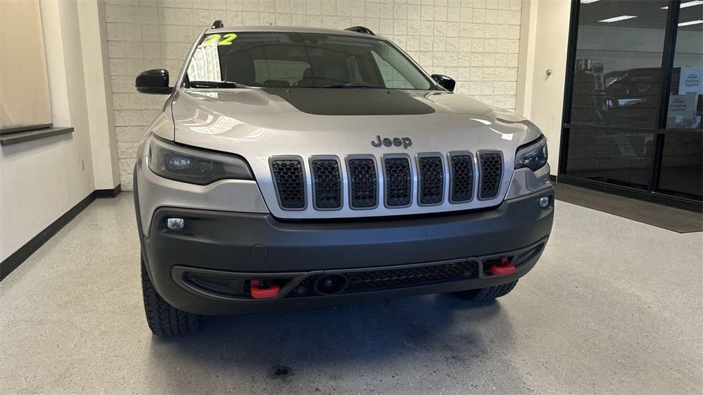 Used 2022 Jeep Cherokee Trailhawk image 16