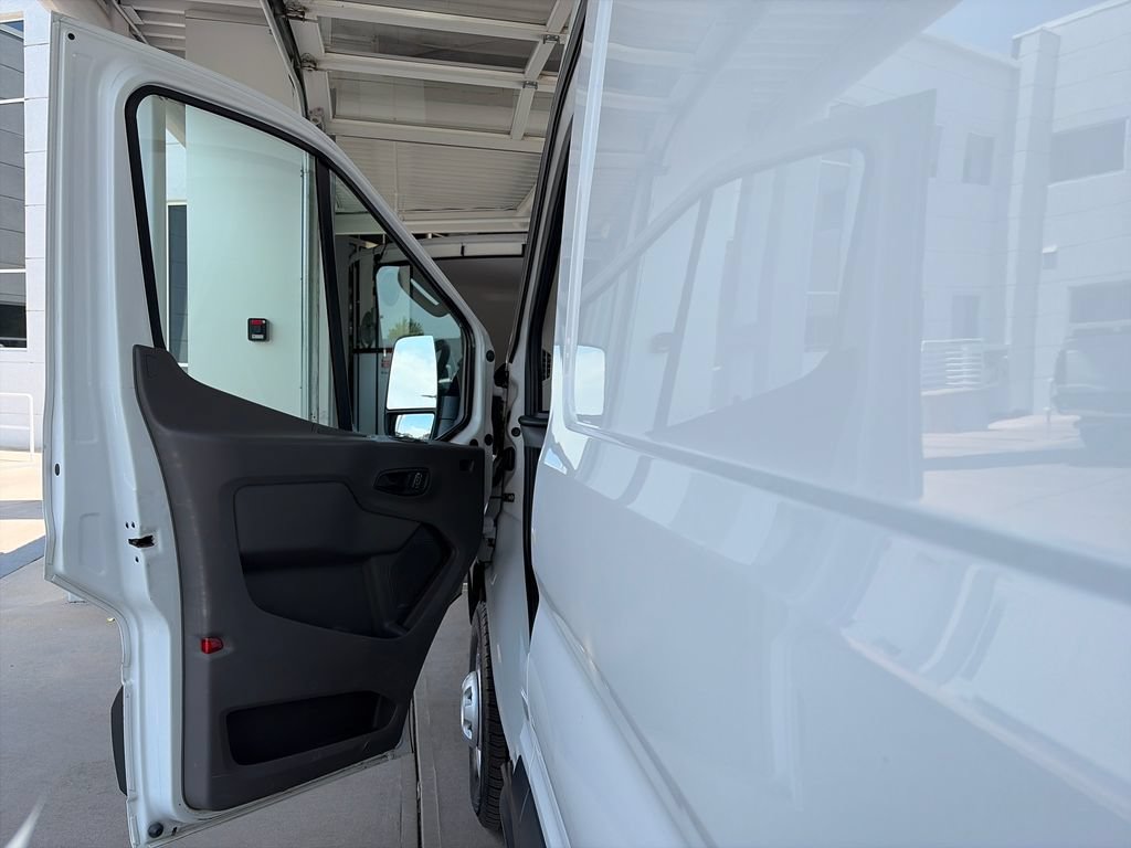 Certified 2023 Ford Transit 250 Medium Roof AWD image 10