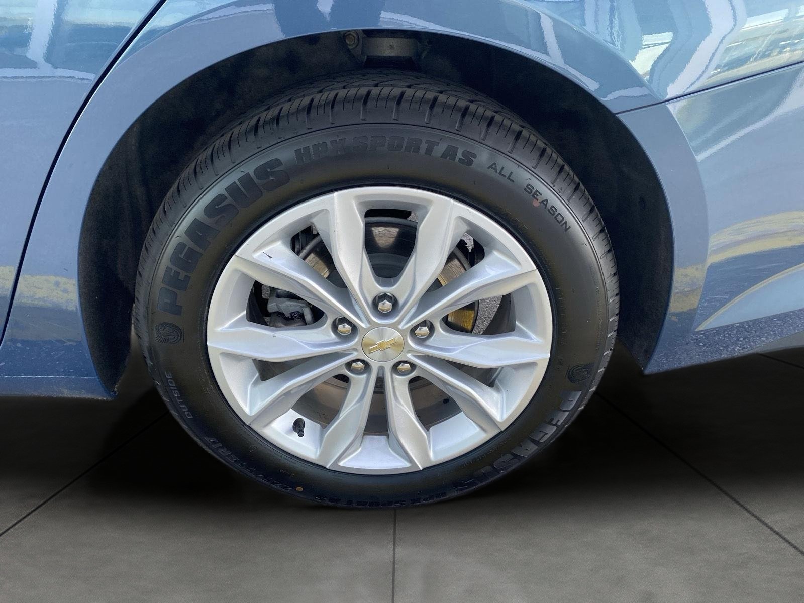 Used 2025 Chevrolet Malibu LT FWD image 9