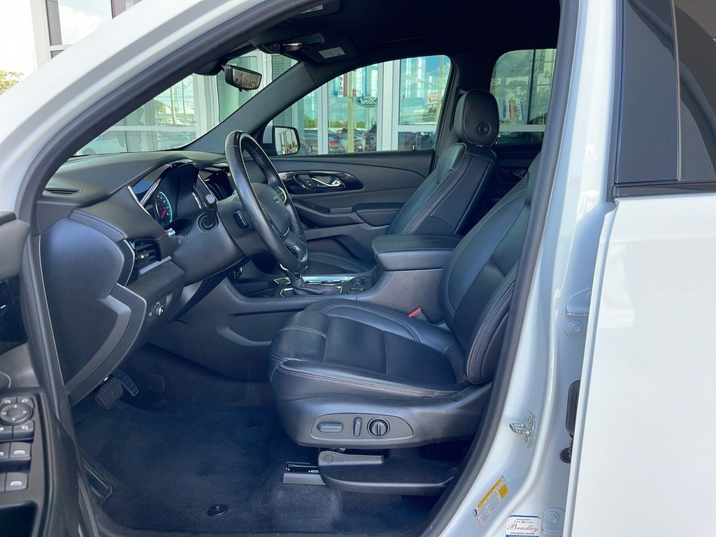 Used 2022 Chevrolet Traverse RS image 11