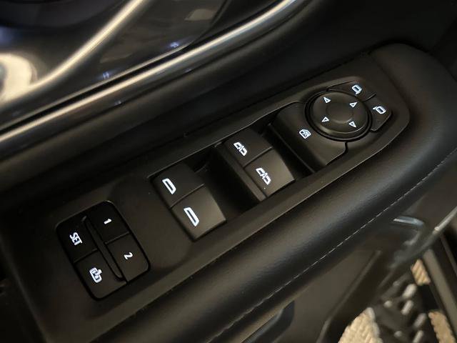 Used 2022 Chevrolet Suburban Z71 AWD/4WD image 17