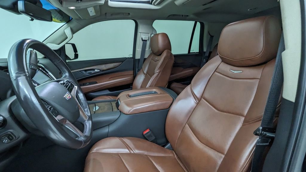 Used 2019 Cadillac Escalade Premium Luxury w/ Escalade Sport Edition AWD/4WD image 2