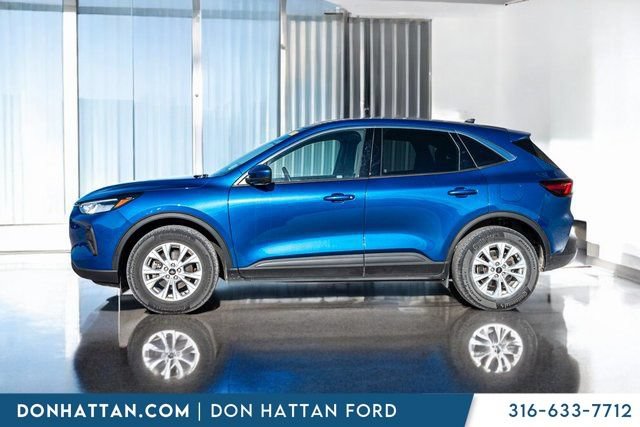 Certified 2023 Ford Escape Active w/ Tech Pack #2 AWD/4WD image 2