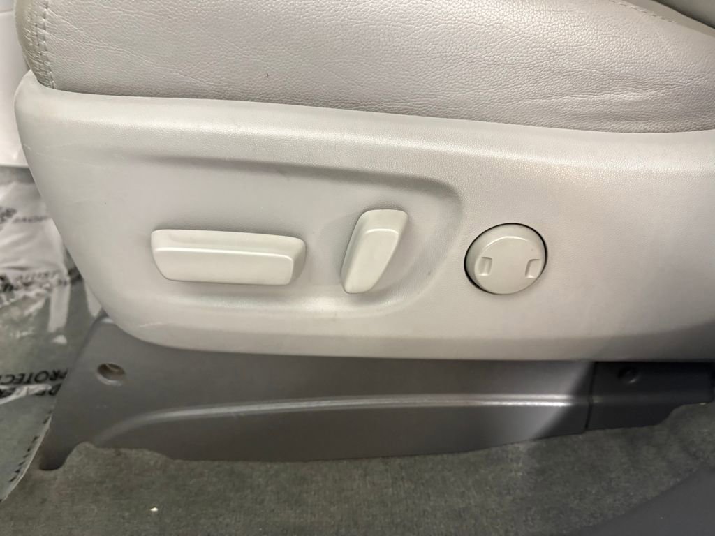 Used 2018 Toyota Sienna XLE w/ XLE Navigation Package image 15