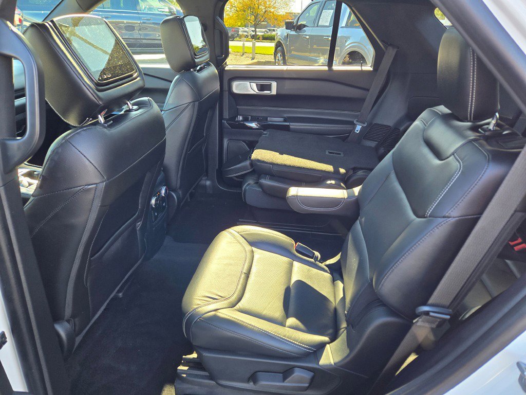 Certified 2022 Ford Explorer ST w/ ST Street Pack image 18