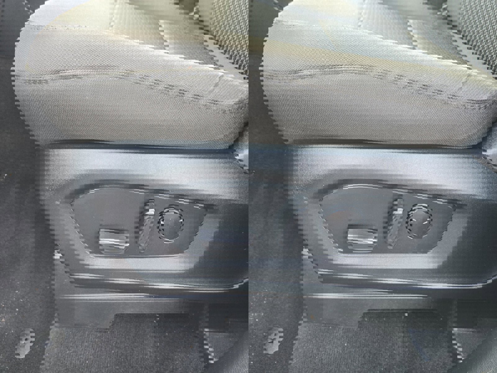 Certified 2022 Ford Explorer XLT image 12