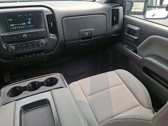 Used 2018 Chevrolet Silverado 1500 Custom w/ Custom Value Package AWD/4WD image 19