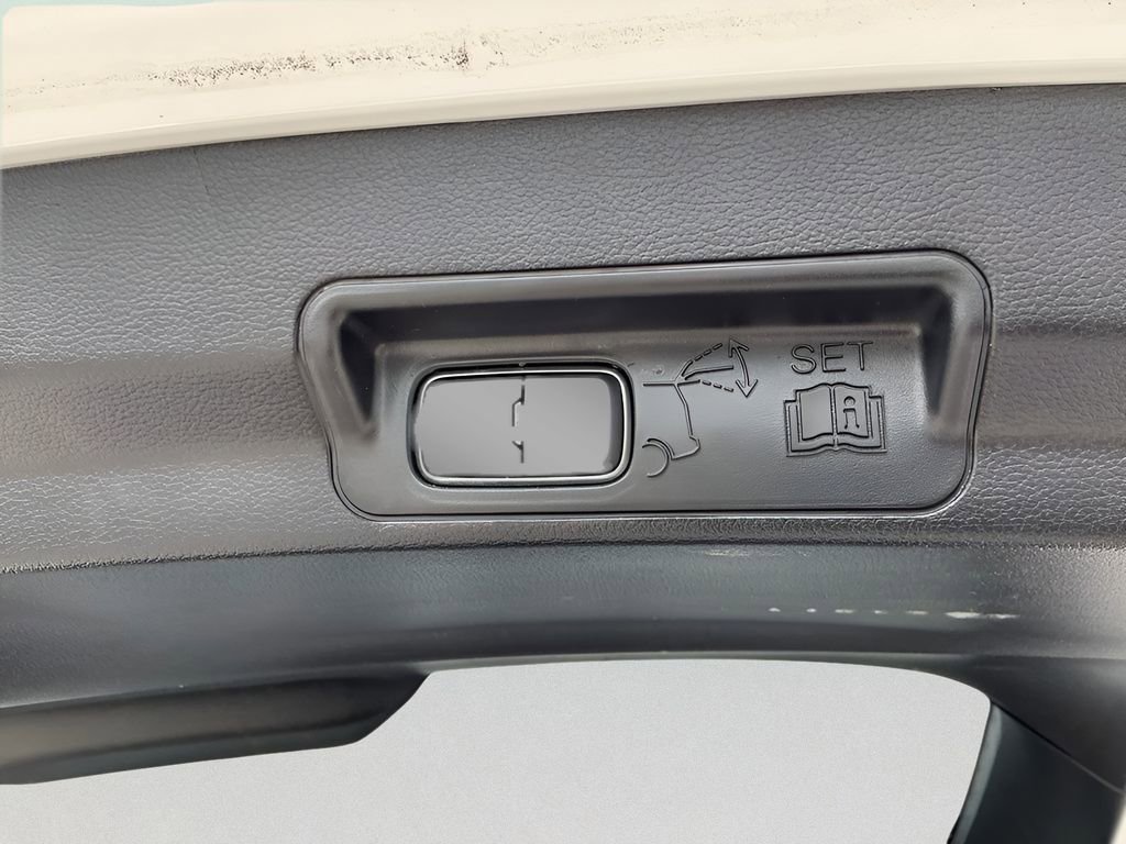 Certified 2020 Ford Explorer XLT image 23