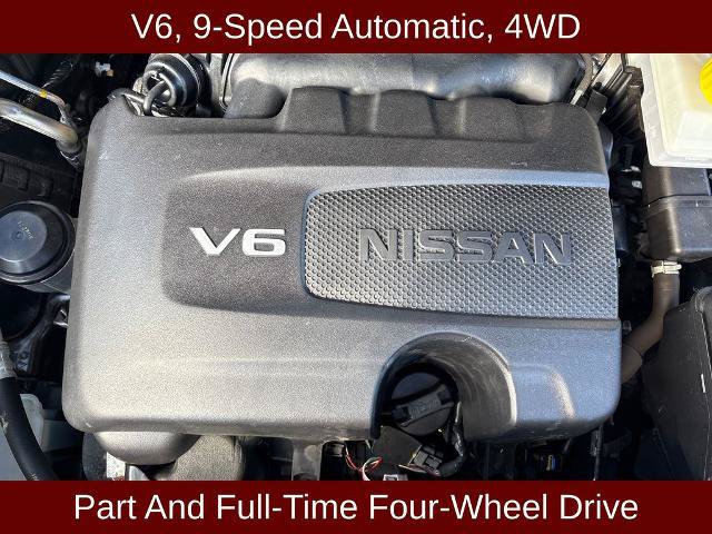 Used 2023 Nissan Pathfinder SL AWD/4WD image 3