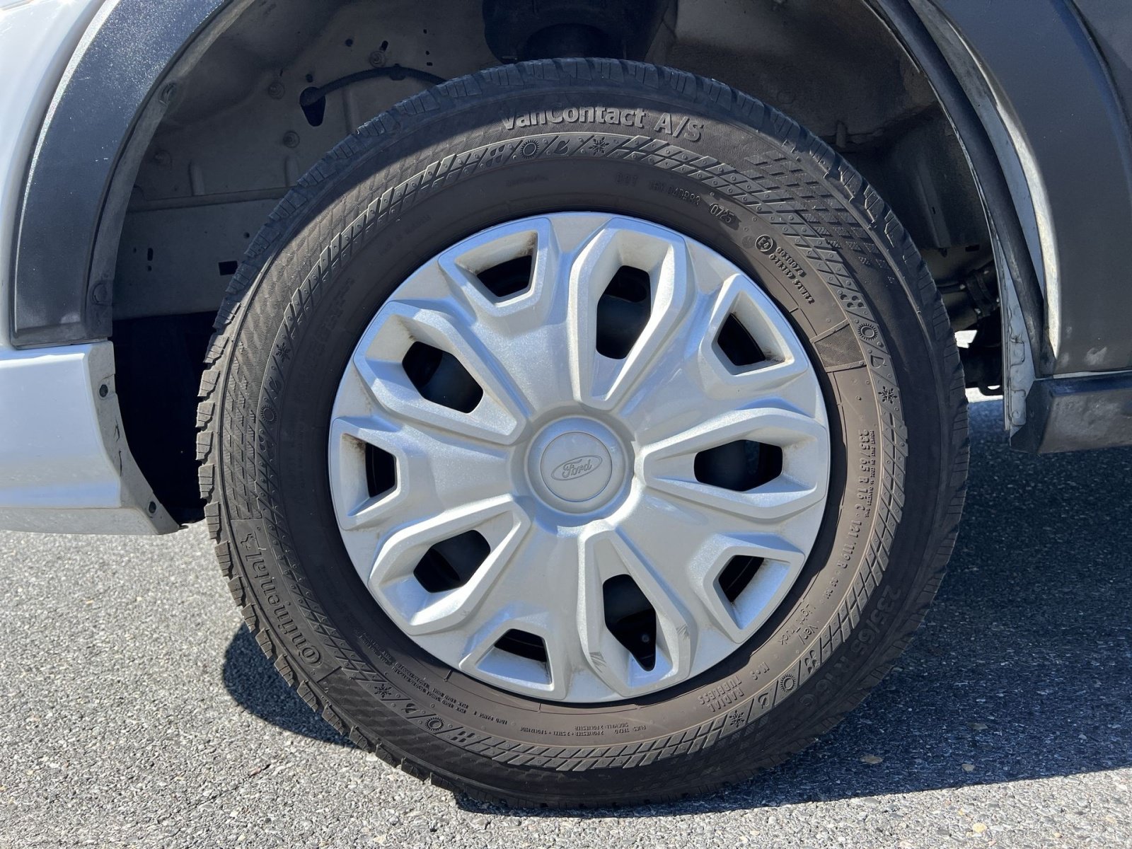 Certified 2025 Ford Transit 350 XLT RWD image 11