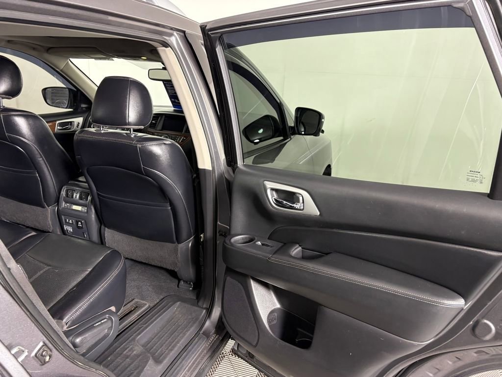Used 2020 Nissan Pathfinder Platinum image 36