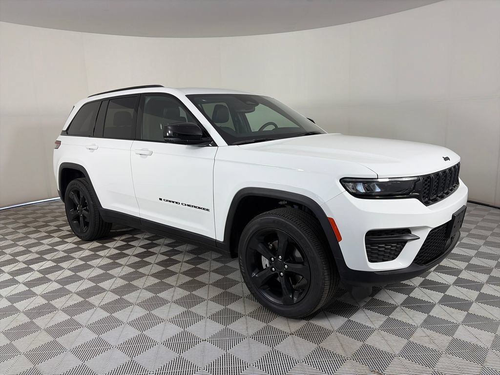 Used 2023 Jeep Grand Cherokee Altitude