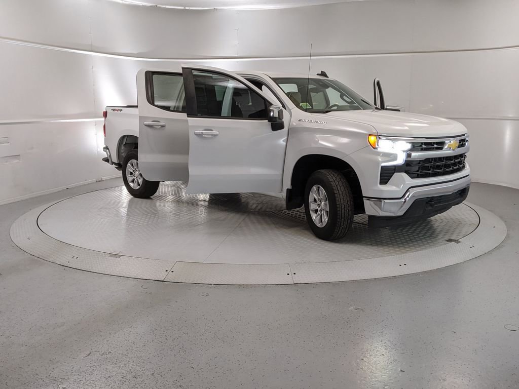 Used 2024 Chevrolet Silverado 1500 LT image 7