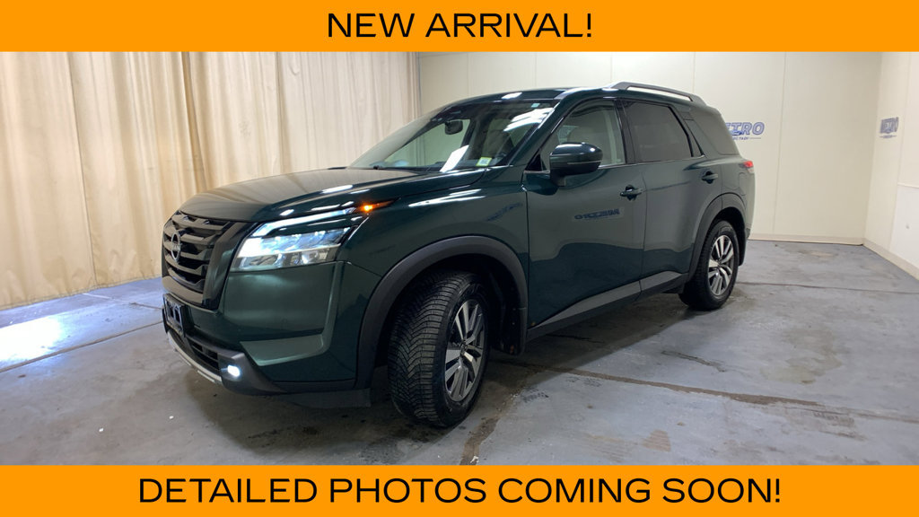 Used 2022 Nissan Pathfinder SL w/ SL Black Package AWD/4WD image 7