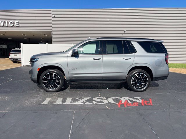 Used 2024 Chevrolet Tahoe RST w/ Luxury Package RWD image 2