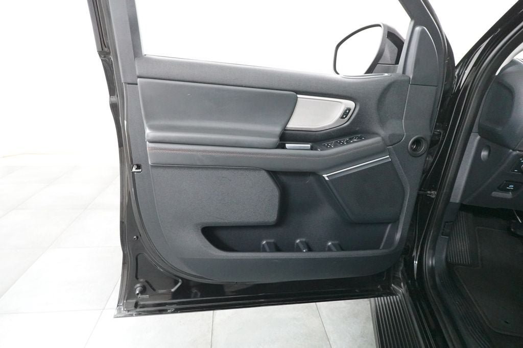 Certified 2025 Ford Expedition Active AWD/4WD image 24