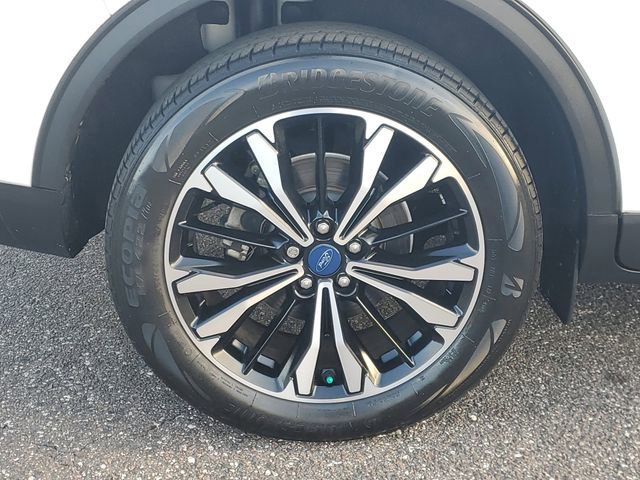 Certified 2022 Ford Escape SE w/ SE Sport Appearance Package image 6