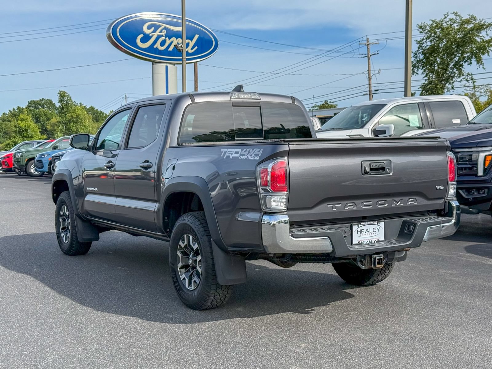 Used 2021 Toyota Tacoma TRD Off-Road AWD/4WD image 3