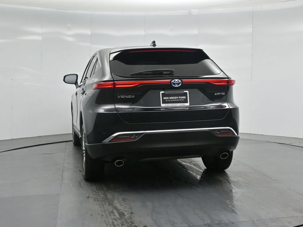 Used 2024 Toyota Venza Limited image 19