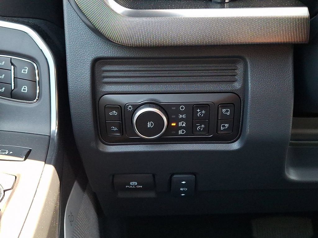 Certified 2026 Ford F350 Platinum AWD/4WD image 29