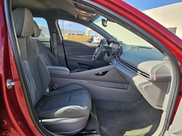 Used 2024 Hyundai Elantra SEL image 26