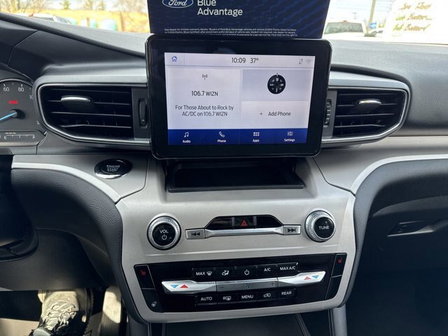 Certified 2023 Ford Explorer XLT w/ Equipment Group 202A AWD/4WD image 9